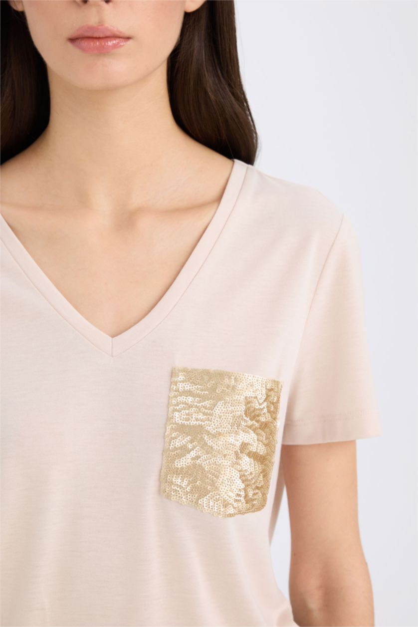 Әйелдерге Ашық Бежевый v жаға Қысқа жеңді футболка