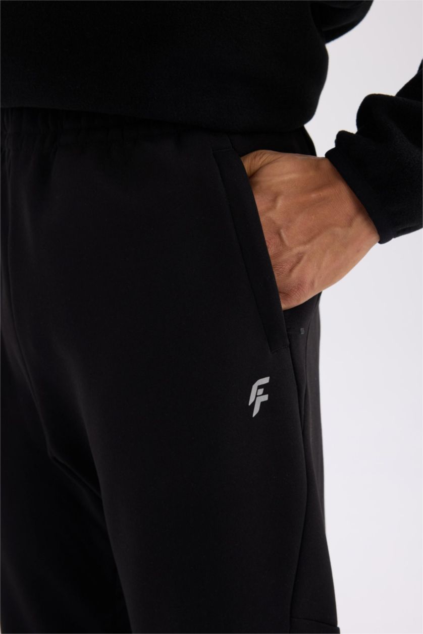 Erkek Siyah Standart Fıt Jogger
