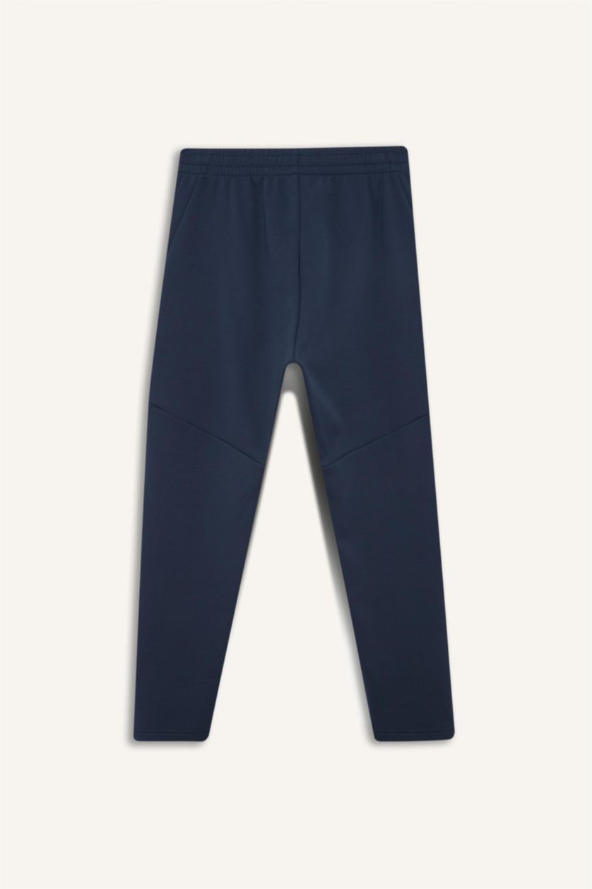 Man NAVY Standard Fit Pocketed Sports Joggers