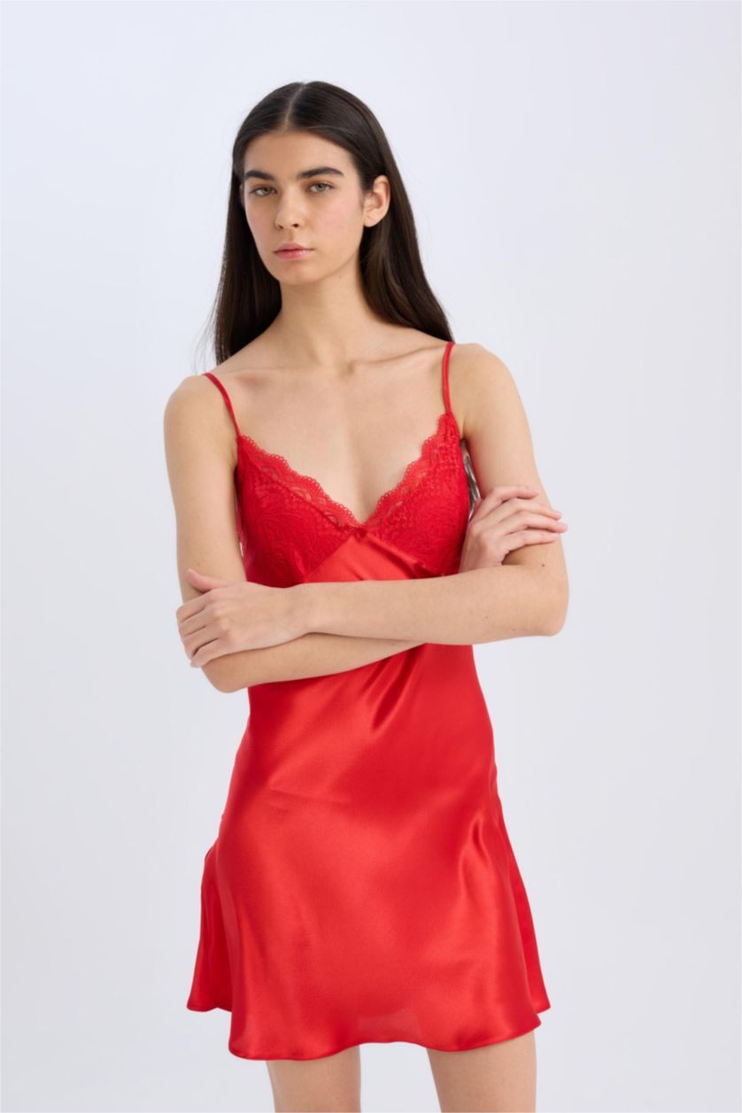Kadın Kırmızı V Yaka Saten Askılı Gecelik