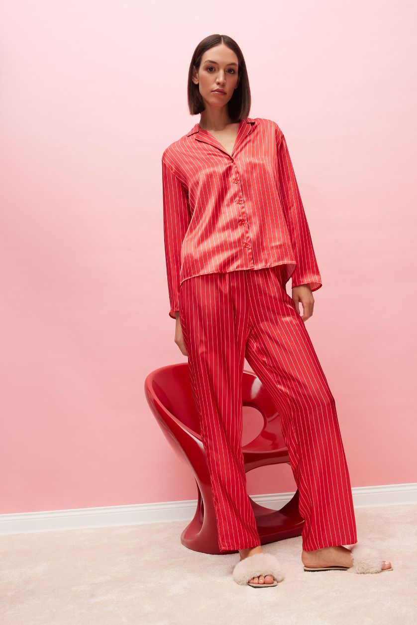 Kadın Kırmızı Pijama Takım Saten Uzun Kollu Düğmeli Üst Beli Lastikli Uzun Alt