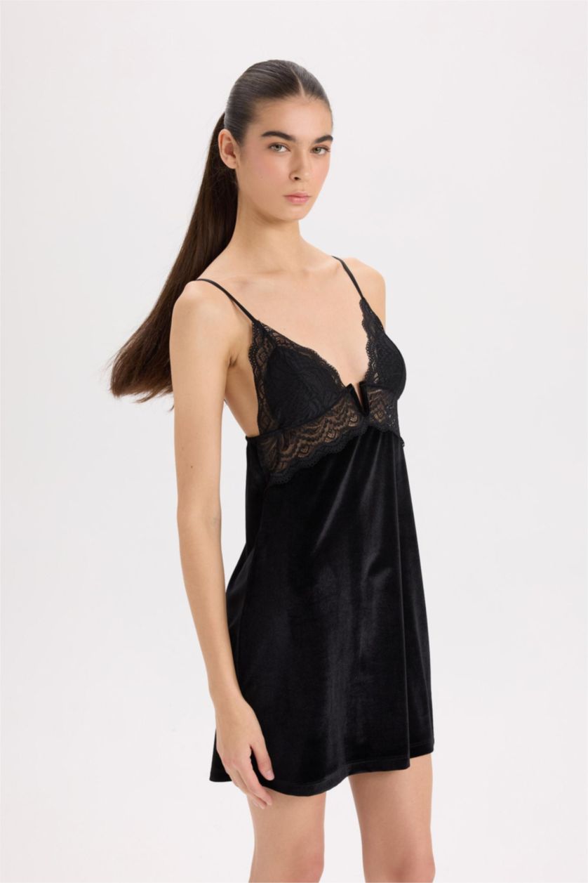 حريمي أسود قميص نوم قطيفة قصة عادية بياقة V Fall in Love من