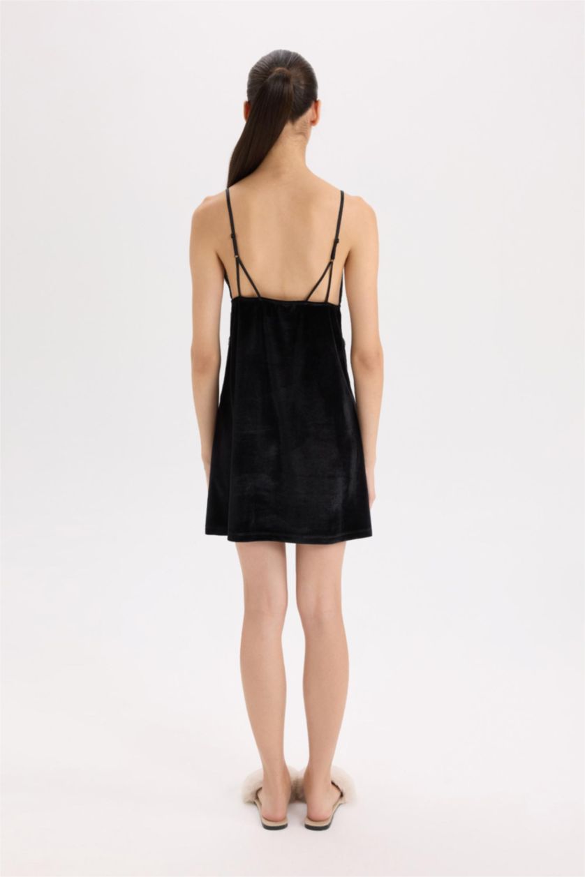 حريمي أسود قميص نوم قطيفة قصة عادية بياقة V Fall in Love من