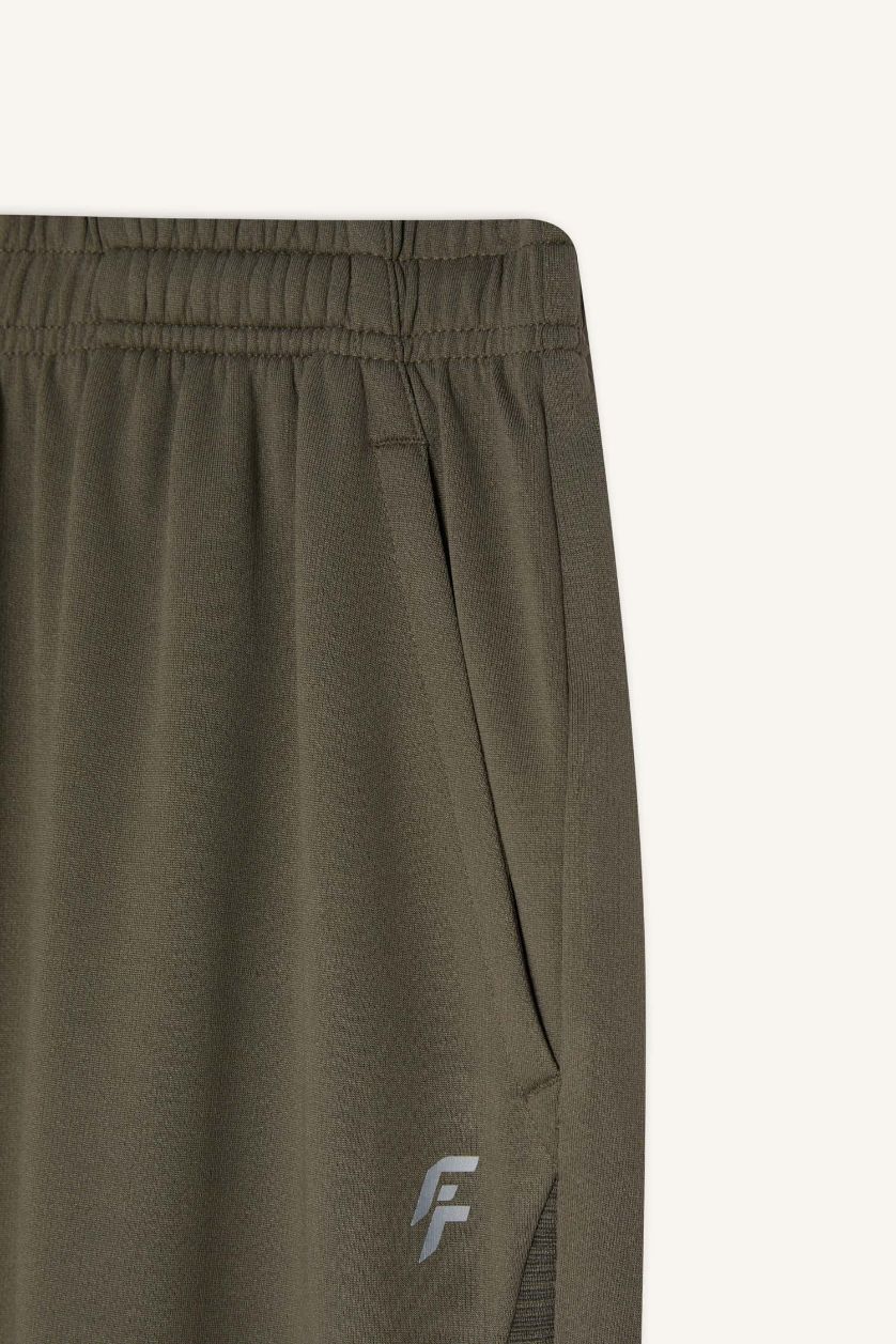 Erkek Haki Standart Fıt Sporcu Kısa Paça Şort