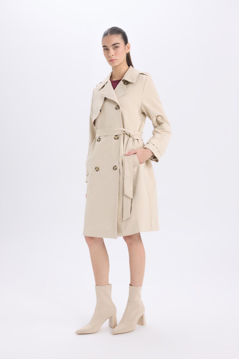 Kadın Ekru Regular Fit Smokin Yaka Kemerli Cepli Uzun Trençkot