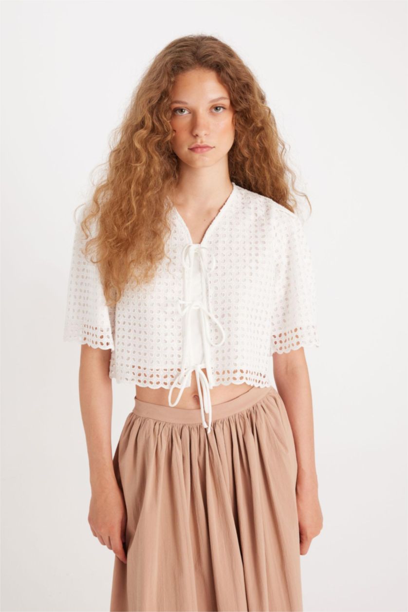 Kadın Beyaz Regular Fıt Brode Uzun Kollu Tunik