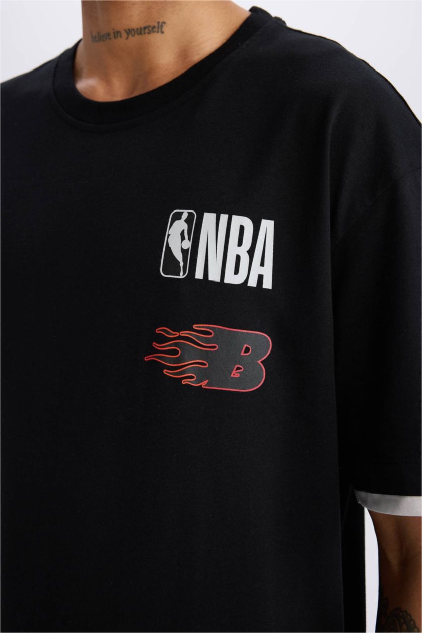 رجال أسود تيشيرت NBA اوفر سايز برقبة مستديرة من DeFactoFit
