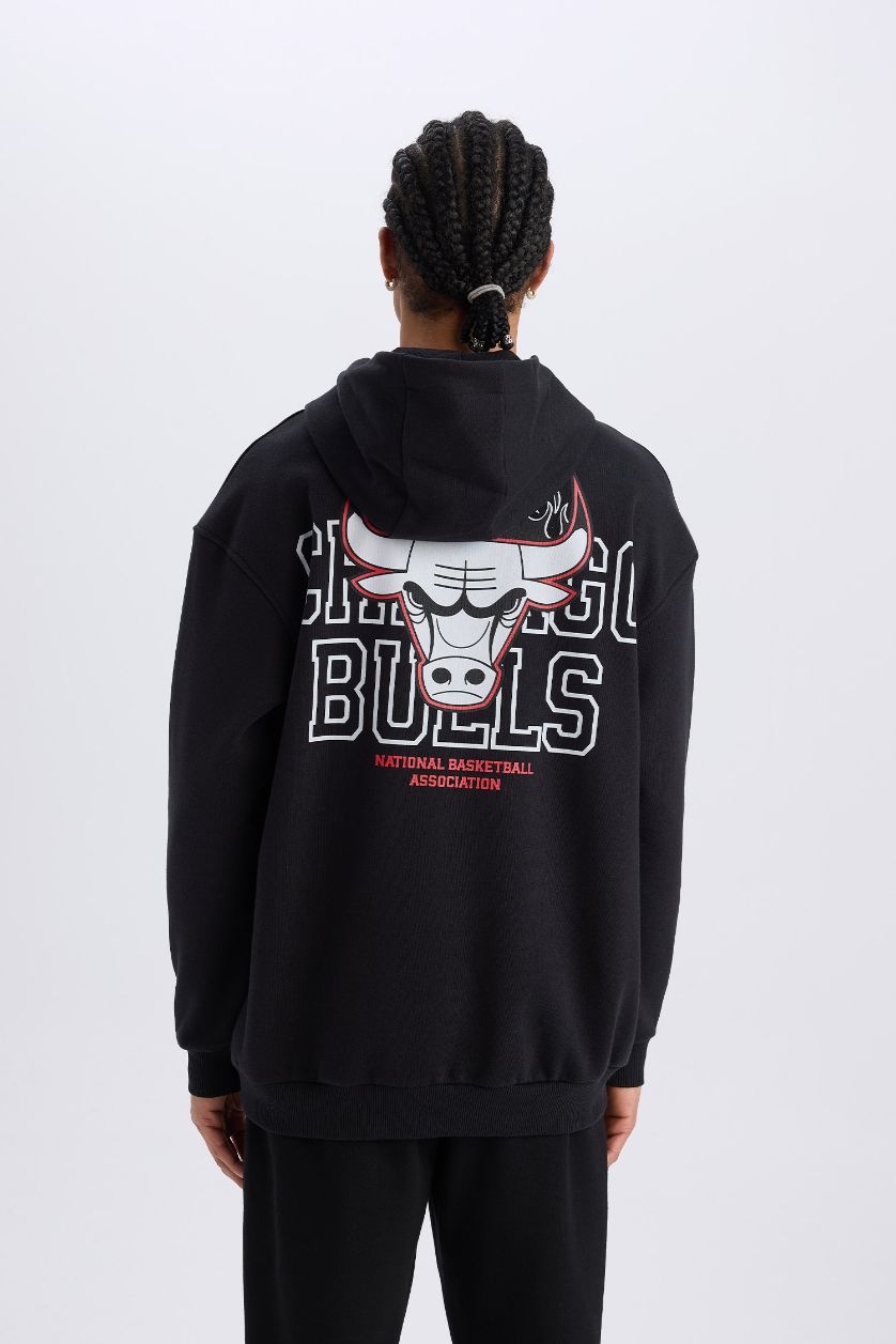 Erkek Siyah NBA Chicago Bulls Boxy Fit Kapüşonlu Sırt Baskıllı Kalın Sweatshirt