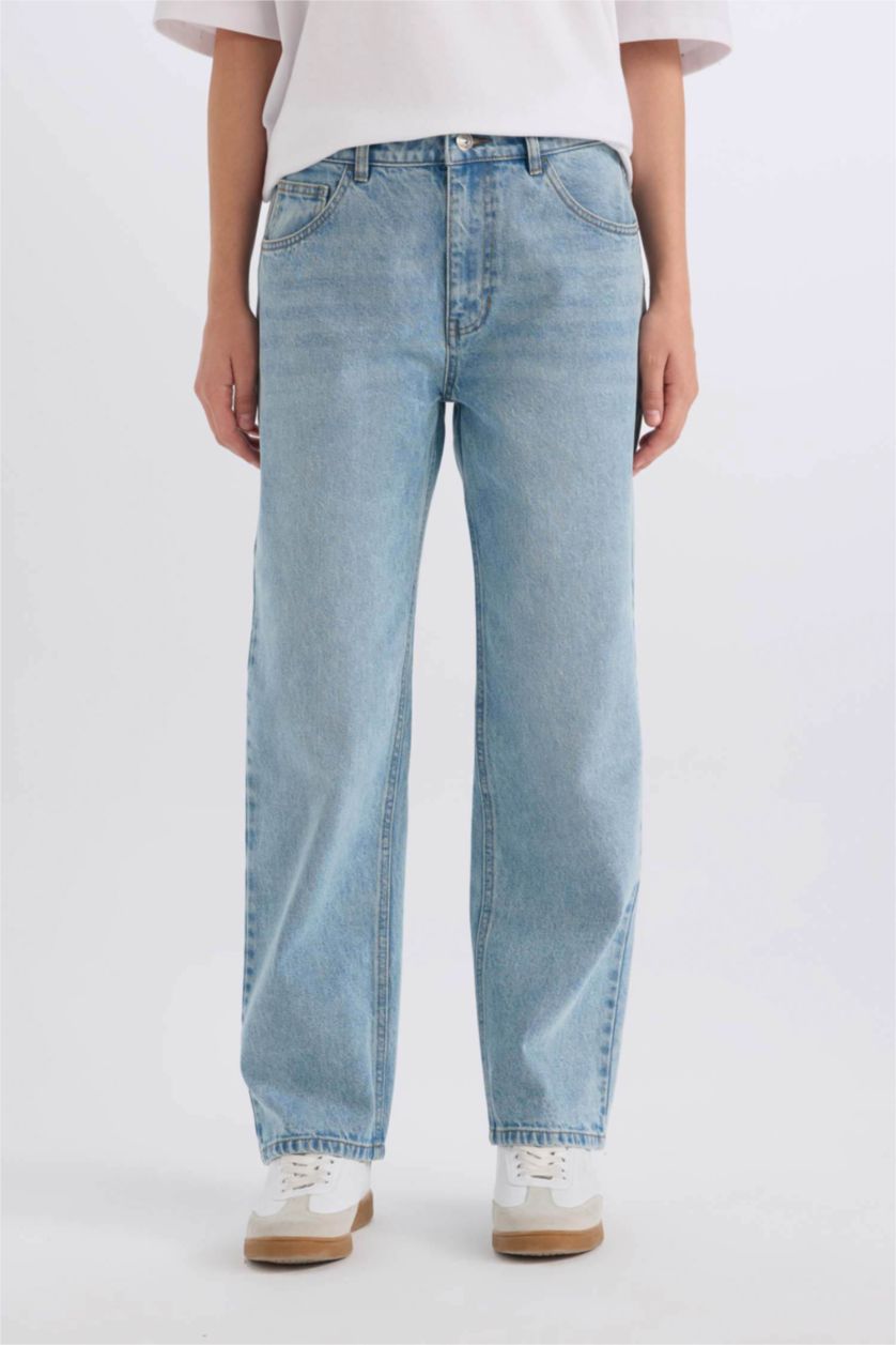 حريمي نيلي فاتح بنطلون جينز بوي فريند بخصر عالي