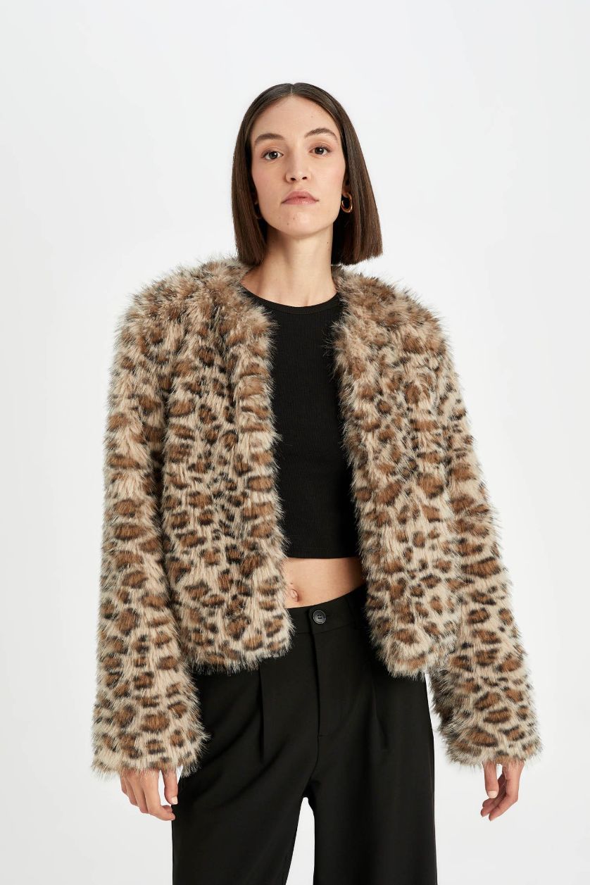 Kadın Bej Regular Fit Leopar Desenli Kısa Suni Kürk Ceket Mont