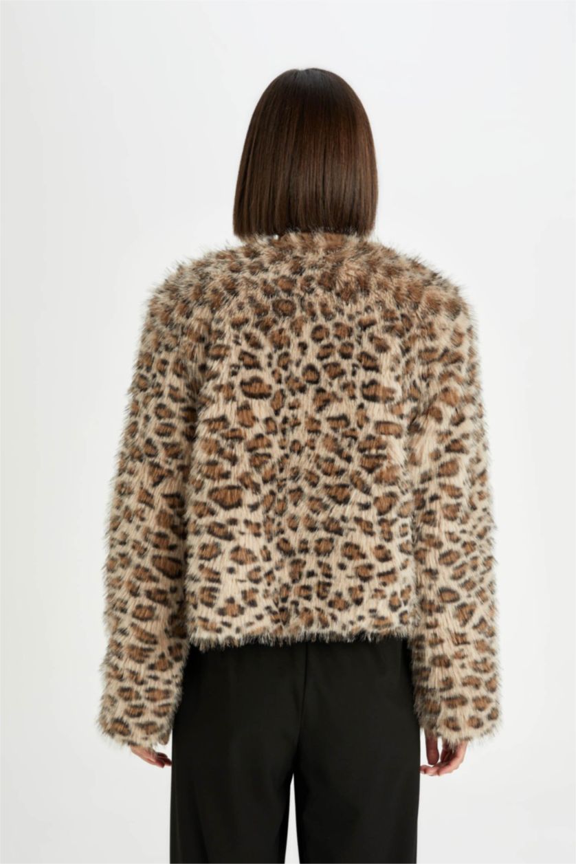 Kadın Bej Regular Fit Leopar Desenli Kısa Suni Kürk Ceket Mont