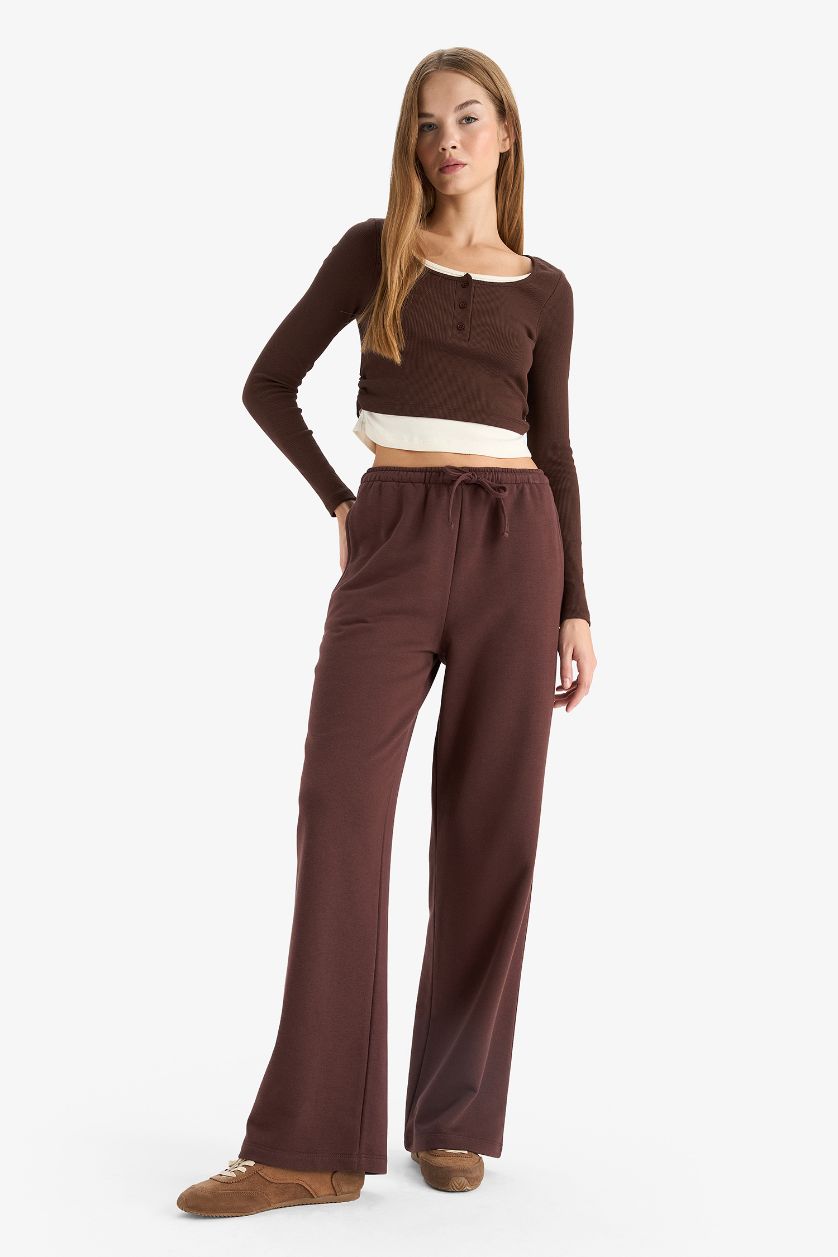 Woman Brown Straight Fit Trousers