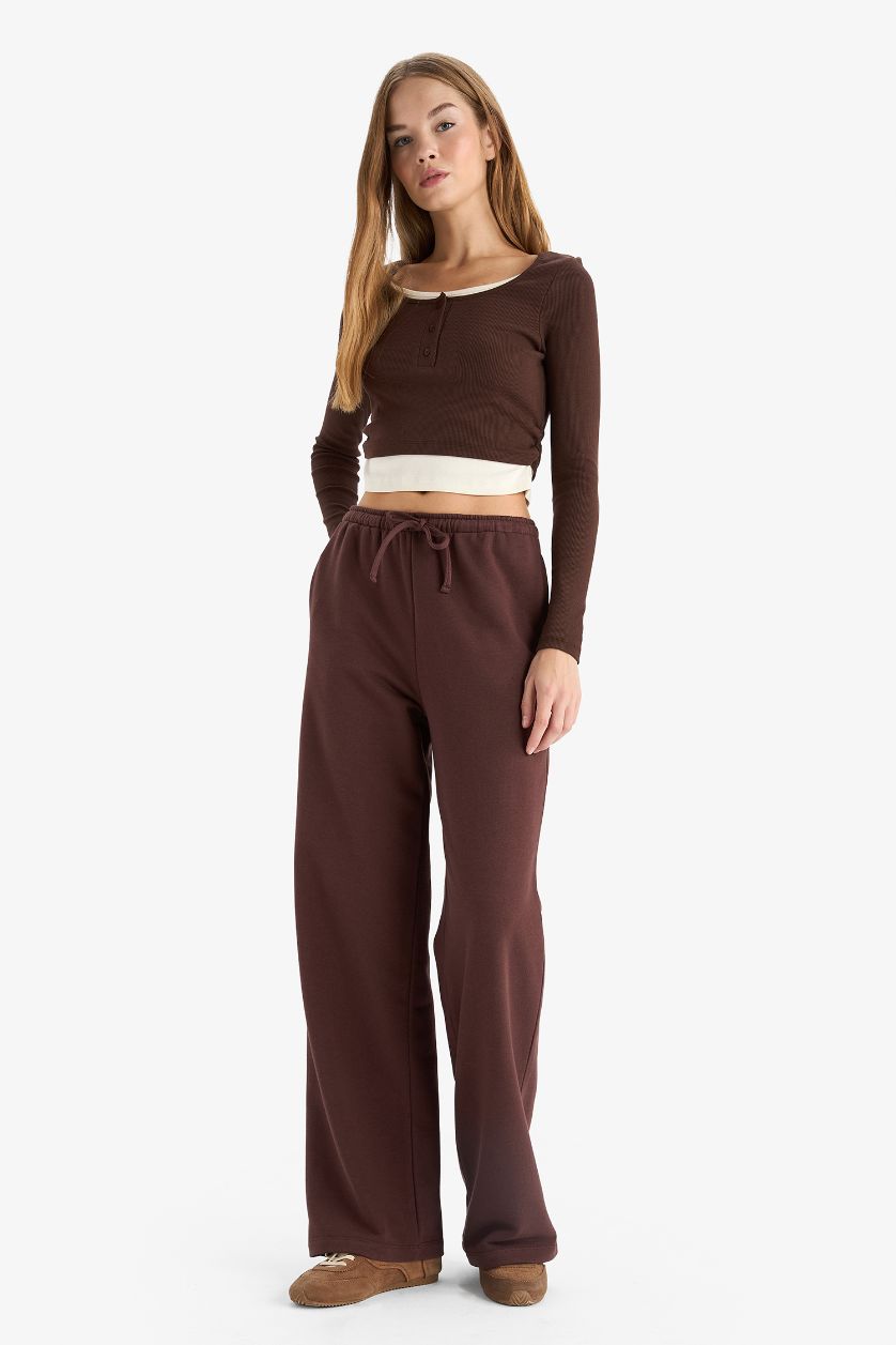 Woman Brown Straight Fit Trousers