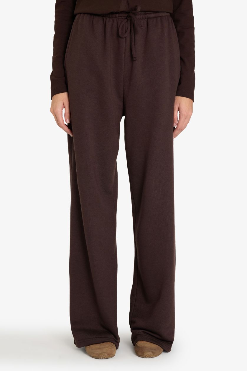 حريمي بني بنطلون قصة مستقيمة