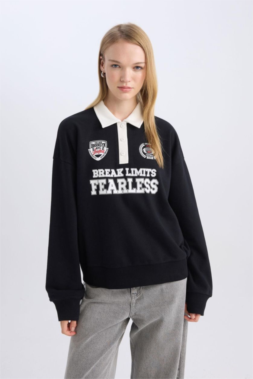 Kadın Siyah Oversize Geniş Kalıp Polo Yaka Düğmeli Baskılı Sweatshirt