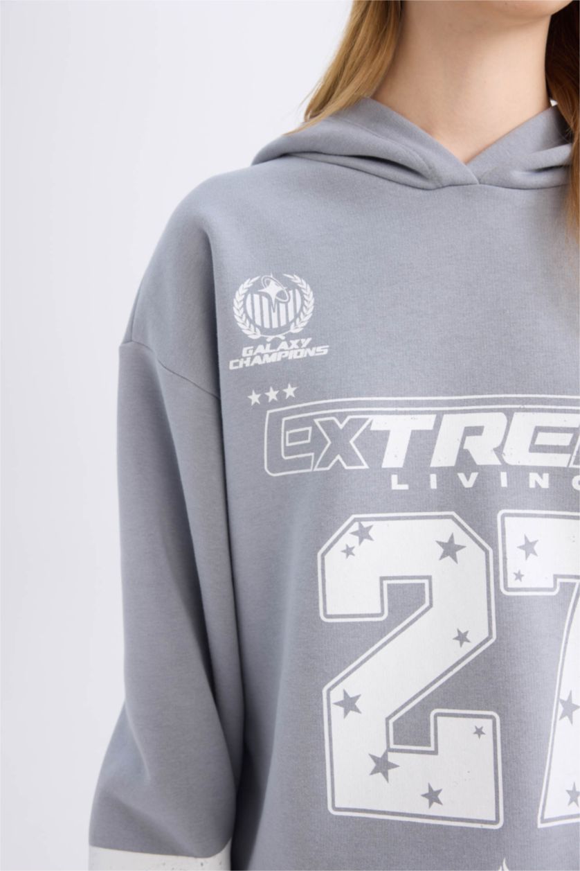 Kadın Açık Gri Oversize Geniş Kalıp Kapüşonlu Baskılı Kalın Sweatshirt