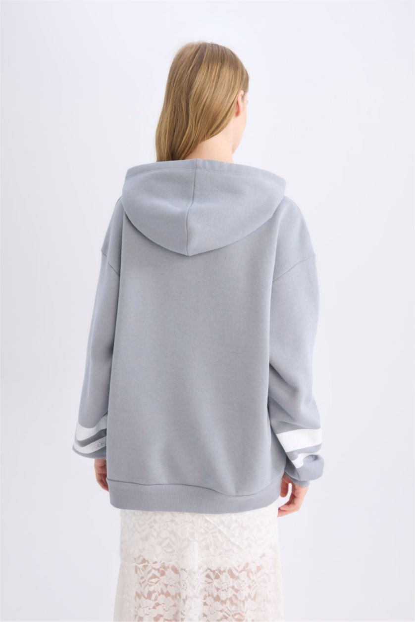 Kadın Açık Gri Oversize Geniş Kalıp Kapüşonlu Baskılı Kalın Sweatshirt