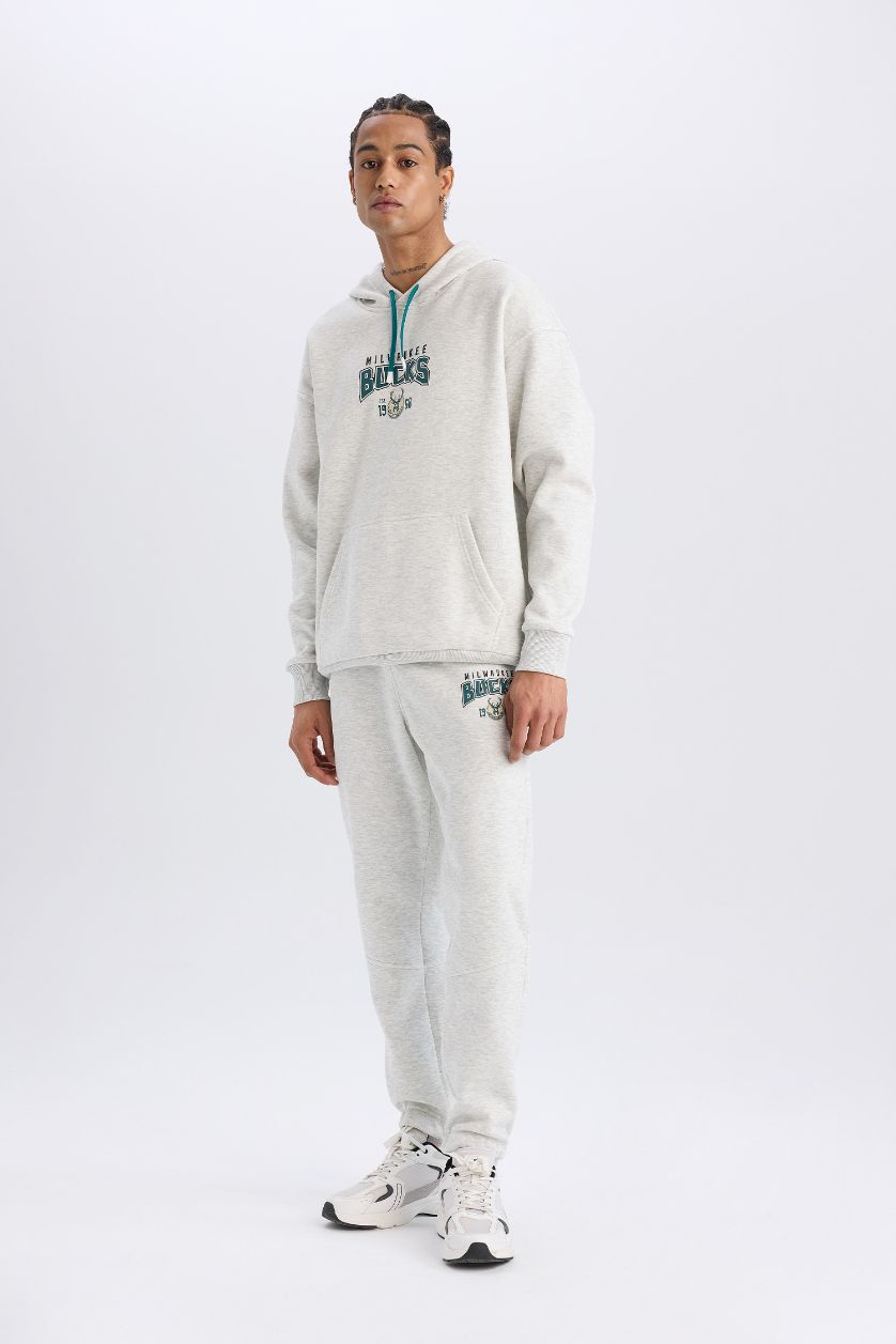 Erkek Açık Gri Melange NBA Milwaukee Bucks Oversize Geniş Kalıp Kapüşonlu Sırt Baskılı Kalın Sweatshirt