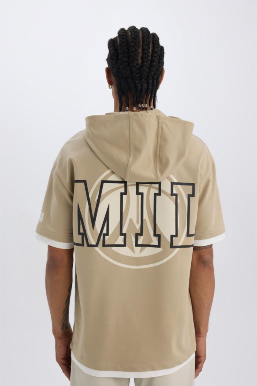 Erkek Bej NBA Milwaukee Bucks Oversize Geniş Kalıp Kapüşonlu Sırt Baskılı Kısa Kollu Tişört