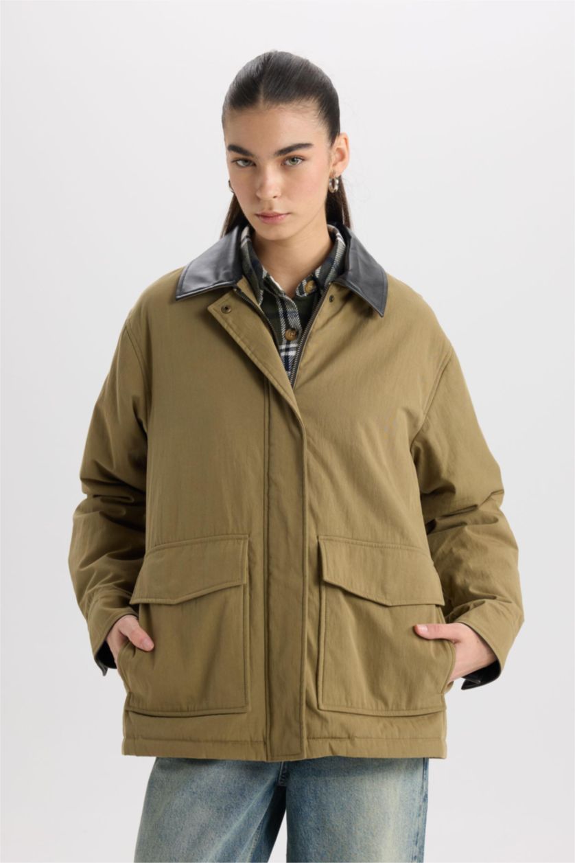 Kadın Açık Haki Polo Yaka Mont Fermuar Çıtçıtlı Cepli Mevsimlik Pamuklu