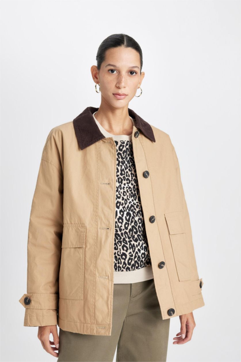 Kadın Bej Polo Yaka Mevsimlik Hafif Mont Düğmeli Cepli Apoletli Basic Düz