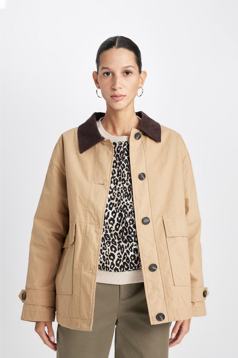 Kadın Bej Polo Yaka Mevsimlik Hafif Mont Düğmeli Cepli Apoletli Basic Düz