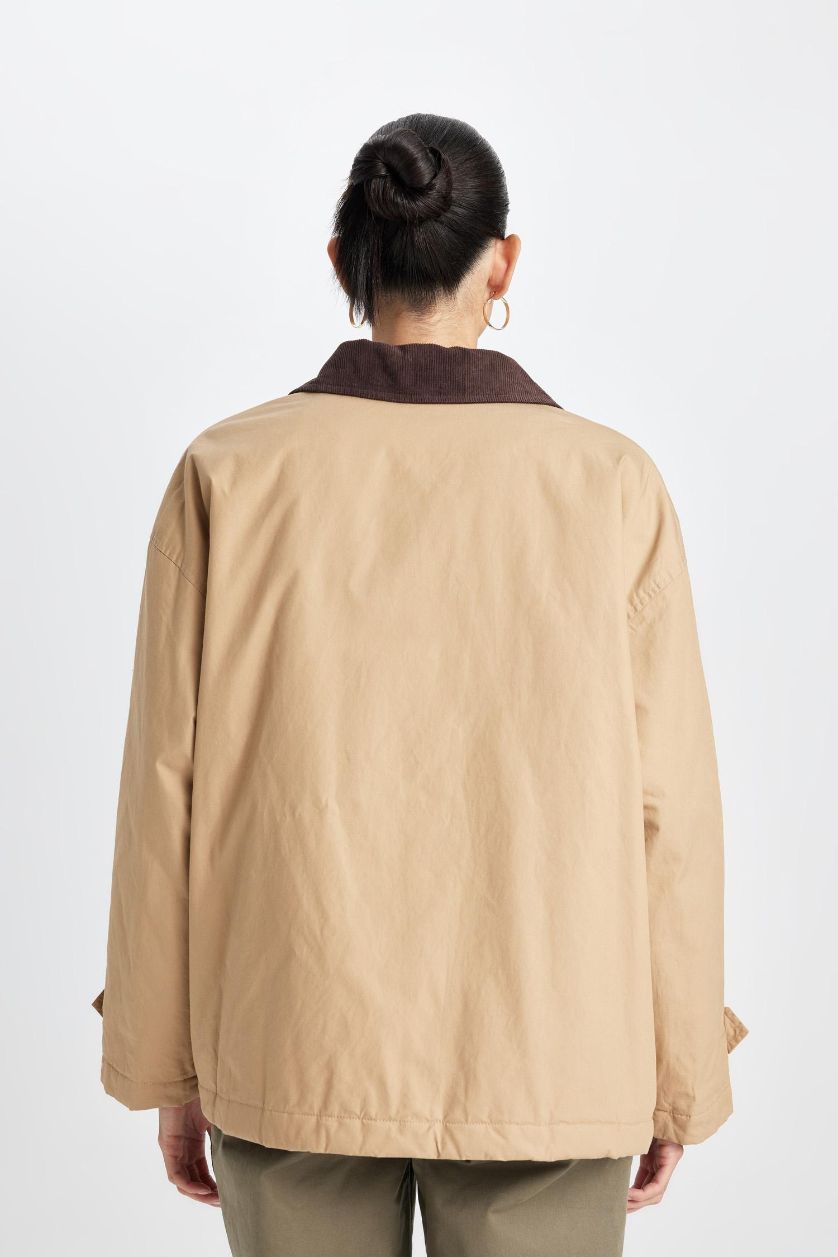 Kadın Bej Polo Yaka Mevsimlik Hafif Mont Düğmeli Cepli Apoletli Basic Düz