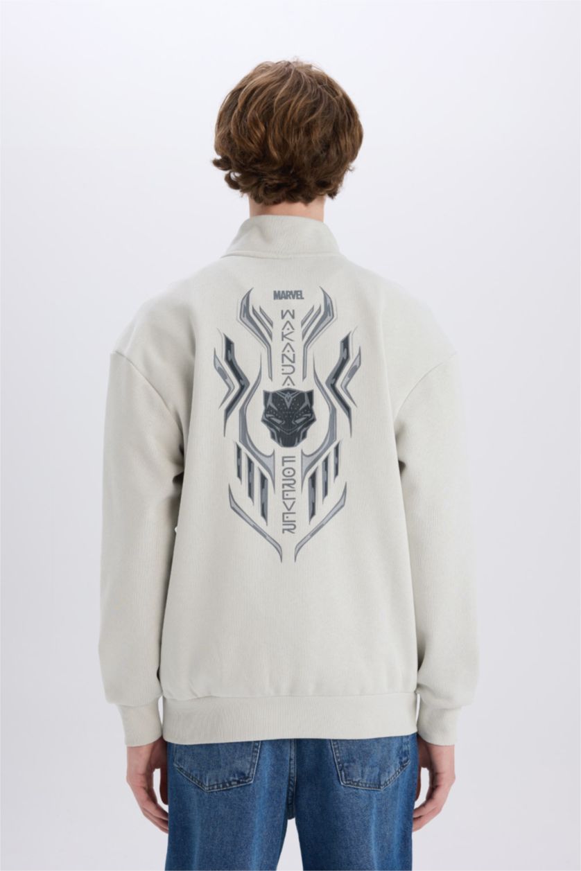 Erkek Açık Gri Marvel Boxy Fit Dik Yaka Fermuarlı Sırt Baskılı Sweatshirt