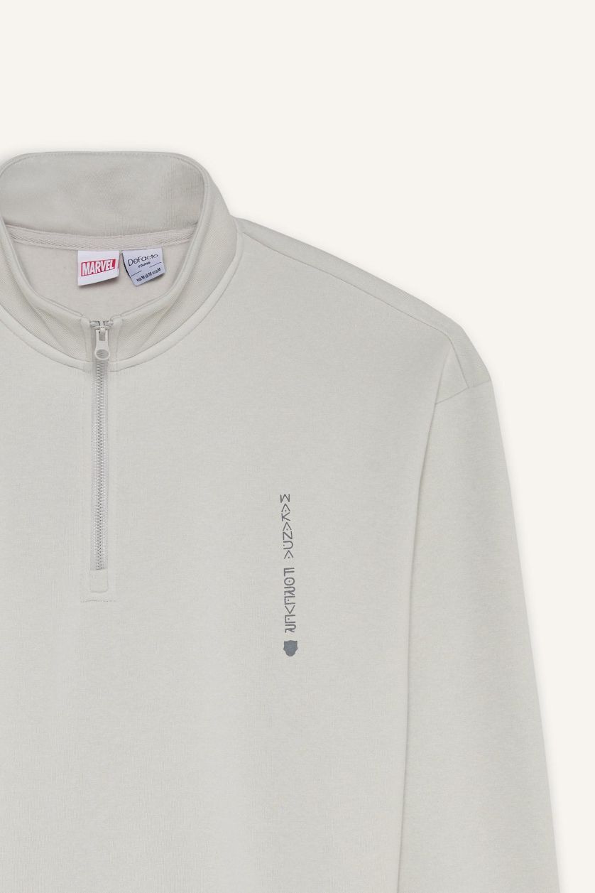 Erkek Açık Gri Marvel Boxy Fit Dik Yaka Fermuarlı Sırt Baskılı Sweatshirt