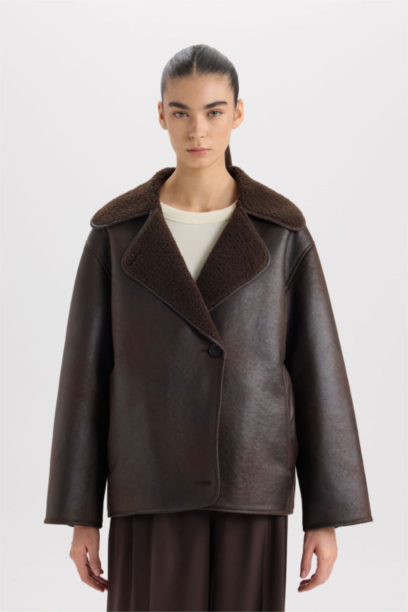 Kadın Koyu Kahve Polo Yaka Pelüş Düğmeli Cepli Astarlı Mevsimlik Suni Deri Ceket Mont