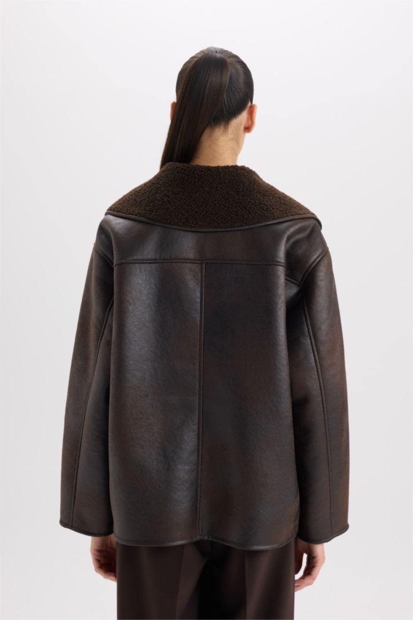 Kadın Koyu Kahve Polo Yaka Pelüş Düğmeli Cepli Astarlı Mevsimlik Suni Deri Ceket Mont