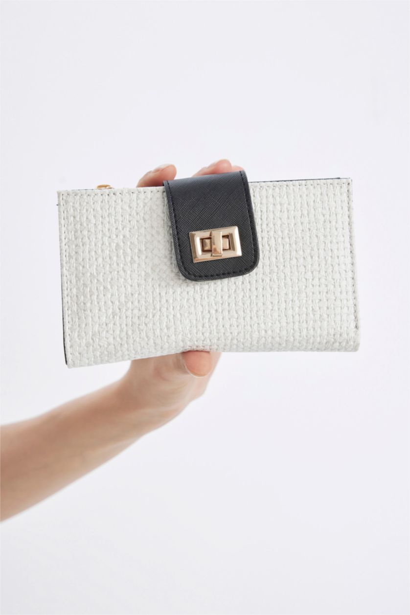 Woman White Woman Faux Leather Wallets