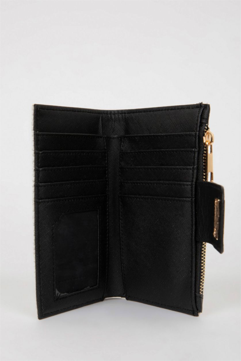 Woman White Woman Faux Leather Wallets