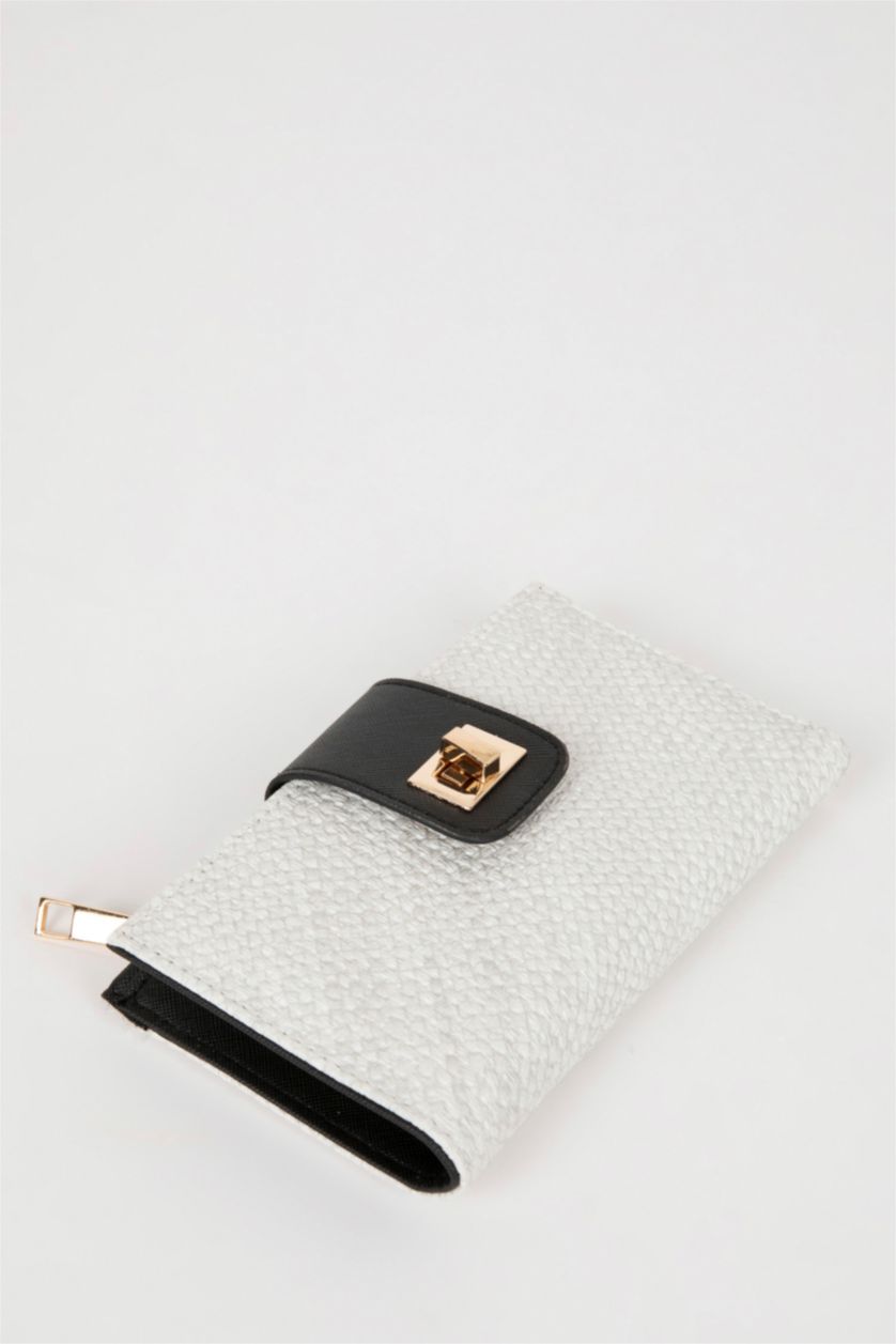 Woman White Woman Faux Leather Wallets