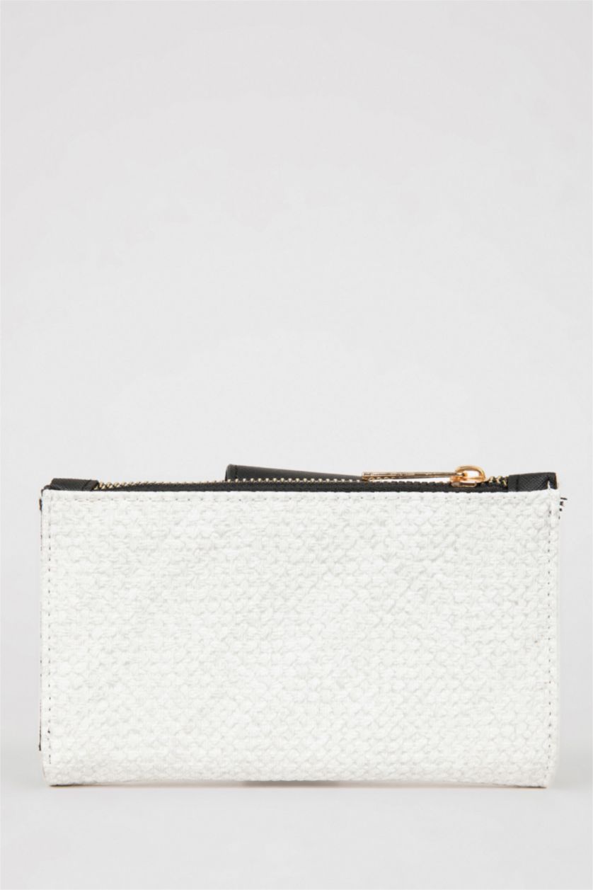 Woman White Woman Faux Leather Wallets