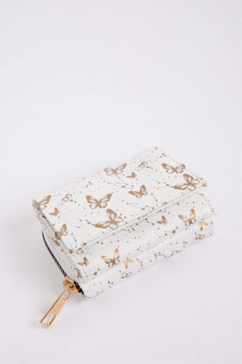 Woman White Woman Faux Leather Wallets