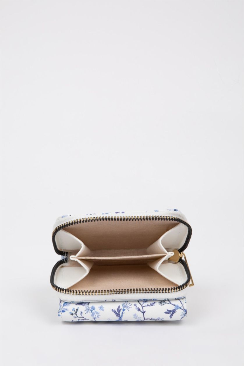 Women White Woman Faux Leather Wallets