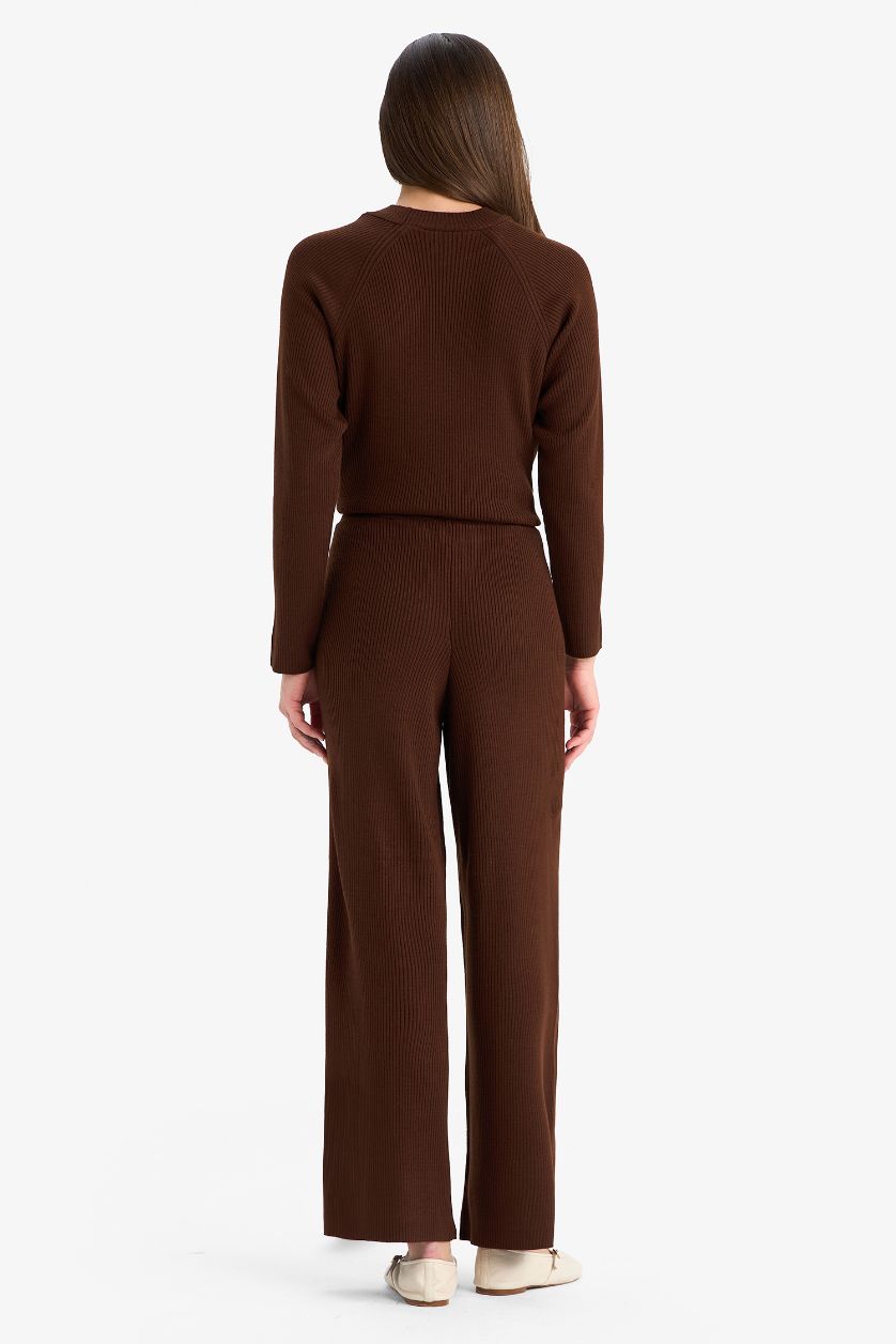 Kadın Koyu Kahve Regular Fit Basic Düz Beli Lastikli Düz Paça Triko Pantolon 