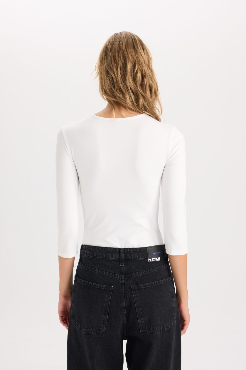 Kadın Ekru Regular Fit Bisiklet Yaka Basic Düz Yarım Kollu Çıtçıtlı Body