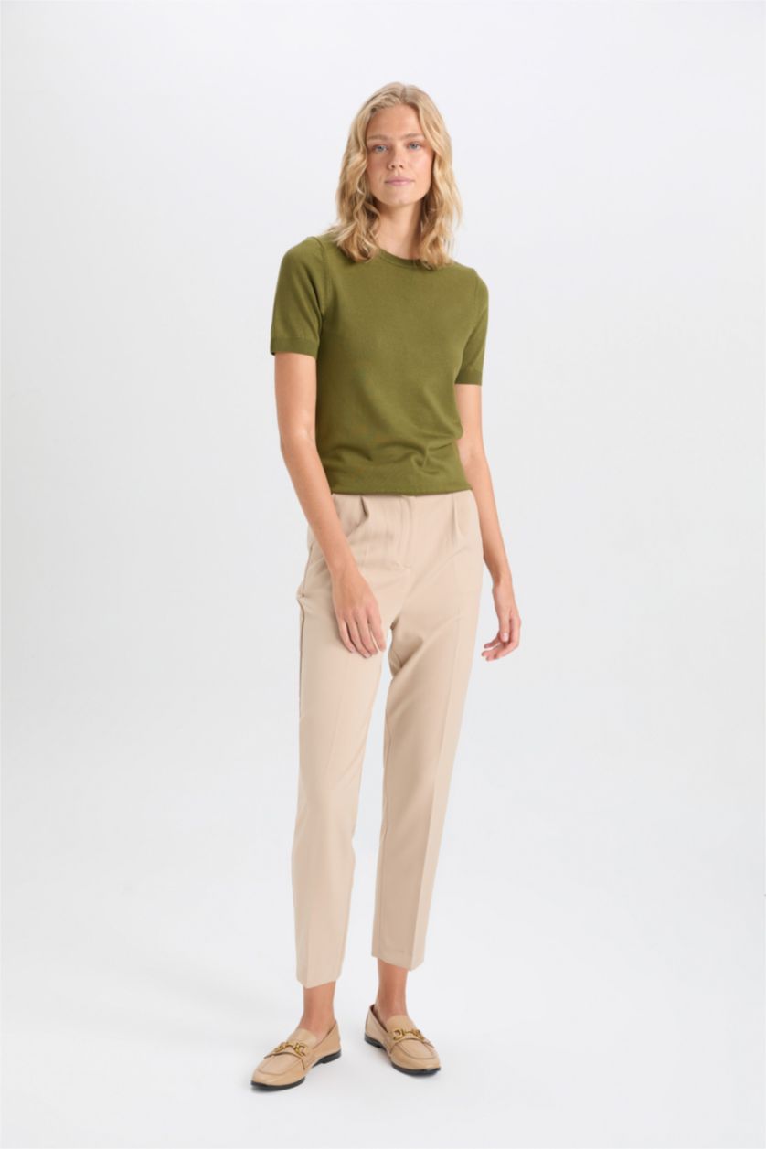 Woman Khaki Regular Fit Crew Neck Basic Short Sleeve Pullover