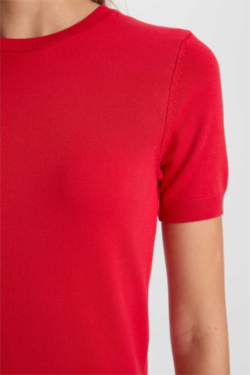 FEMME Rouge Pull en tricot rouge basique à manches courtes et col rond Coupe régulière