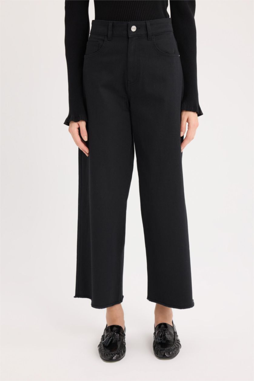 Woman Black Culotte Fit Wide Leg Gabardine Trousers