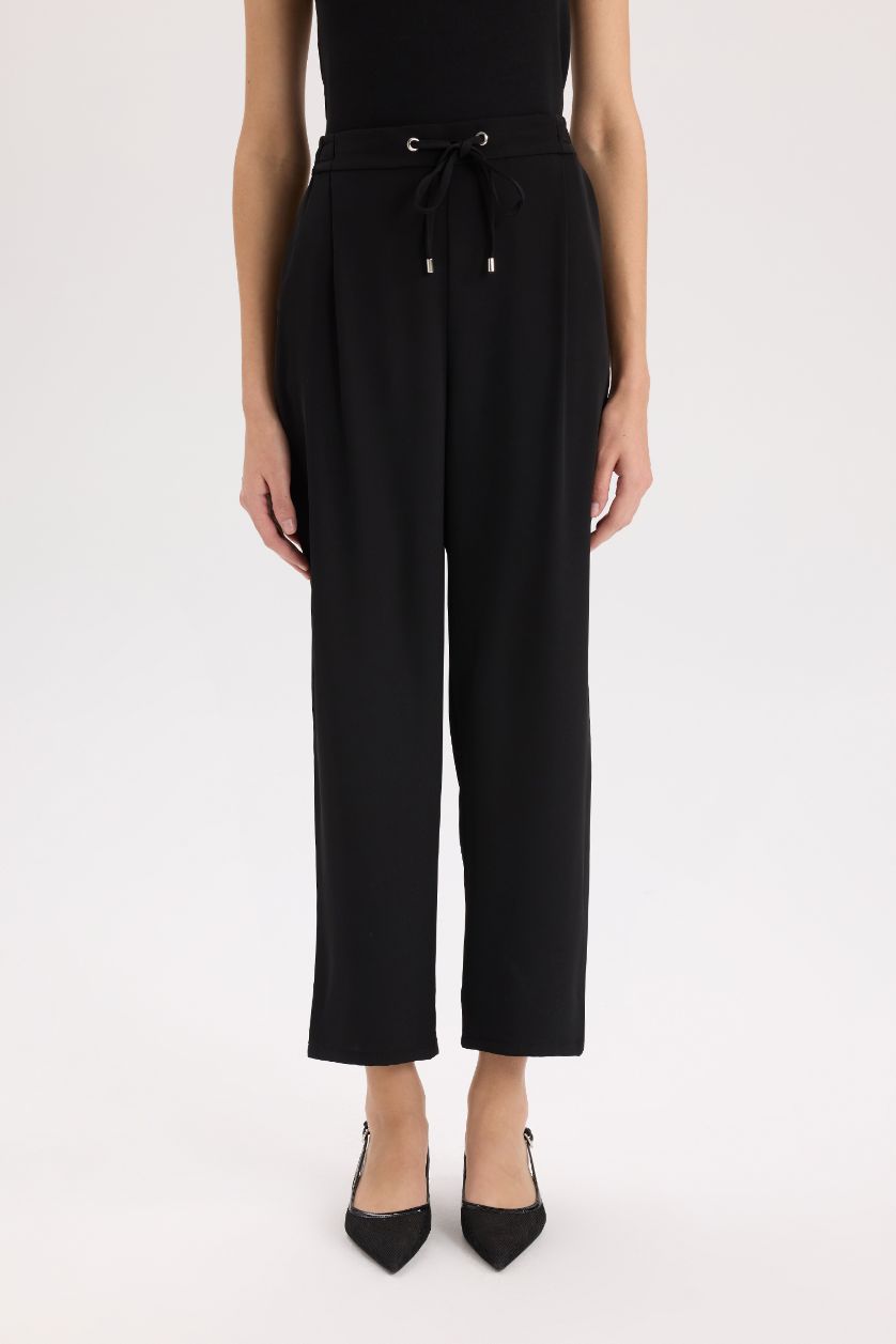 FEMME Noir Pantalon classique court avec poches