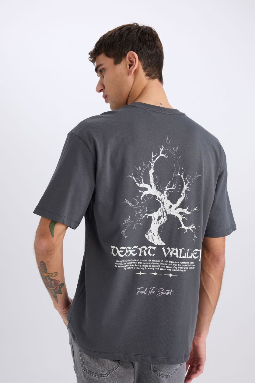 Erkek Antrasit %100 Pamuk Boxy Fit Bisiklet Yaka Sırt Baskılı Kısa Kollu Tişört