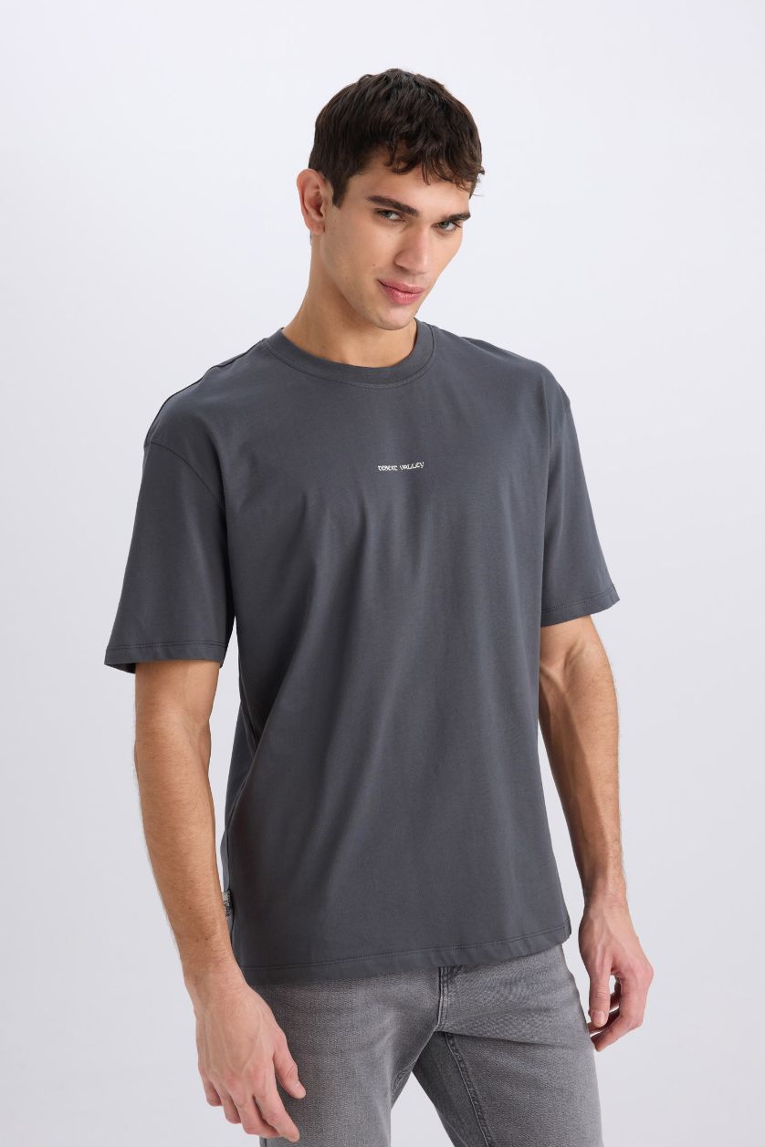 Erkek Antrasit %100 Pamuk Boxy Fit Bisiklet Yaka Sırt Baskılı Kısa Kollu Tişört