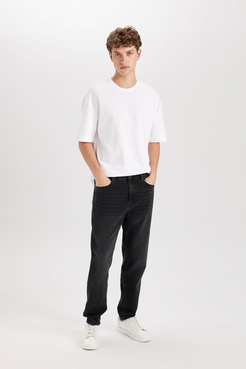 MAN Black 90's Slim Fit Skinny Leg Jeans