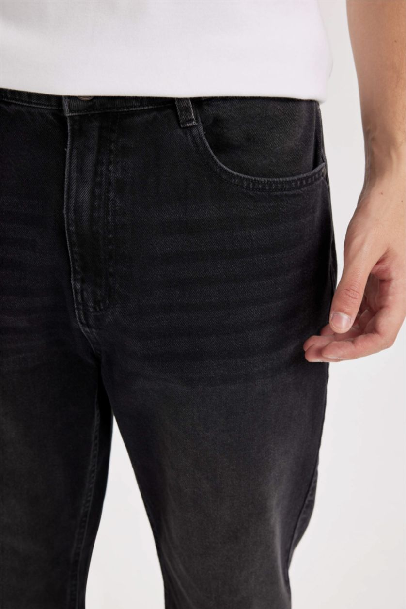 MAN Black 90's Slim Fit Skinny Leg Jeans