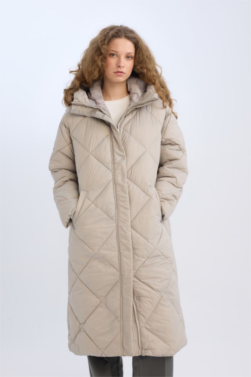 نساء بيج قمصلة نفخ طويل قصة عادية بغطاء للرأس مبطن