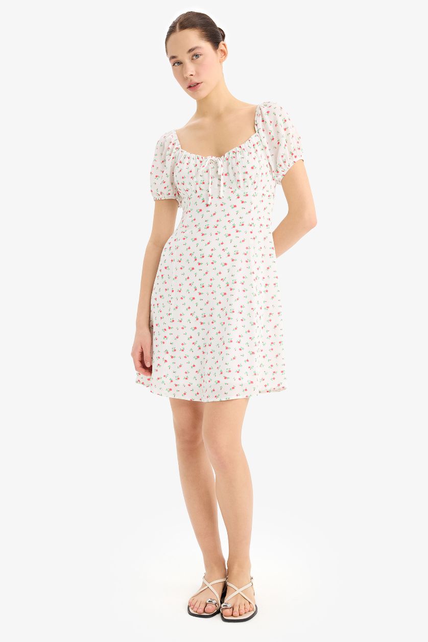 Женщины Коралловый Короткое платье с цветочным принтом и сердцевидным вырезом