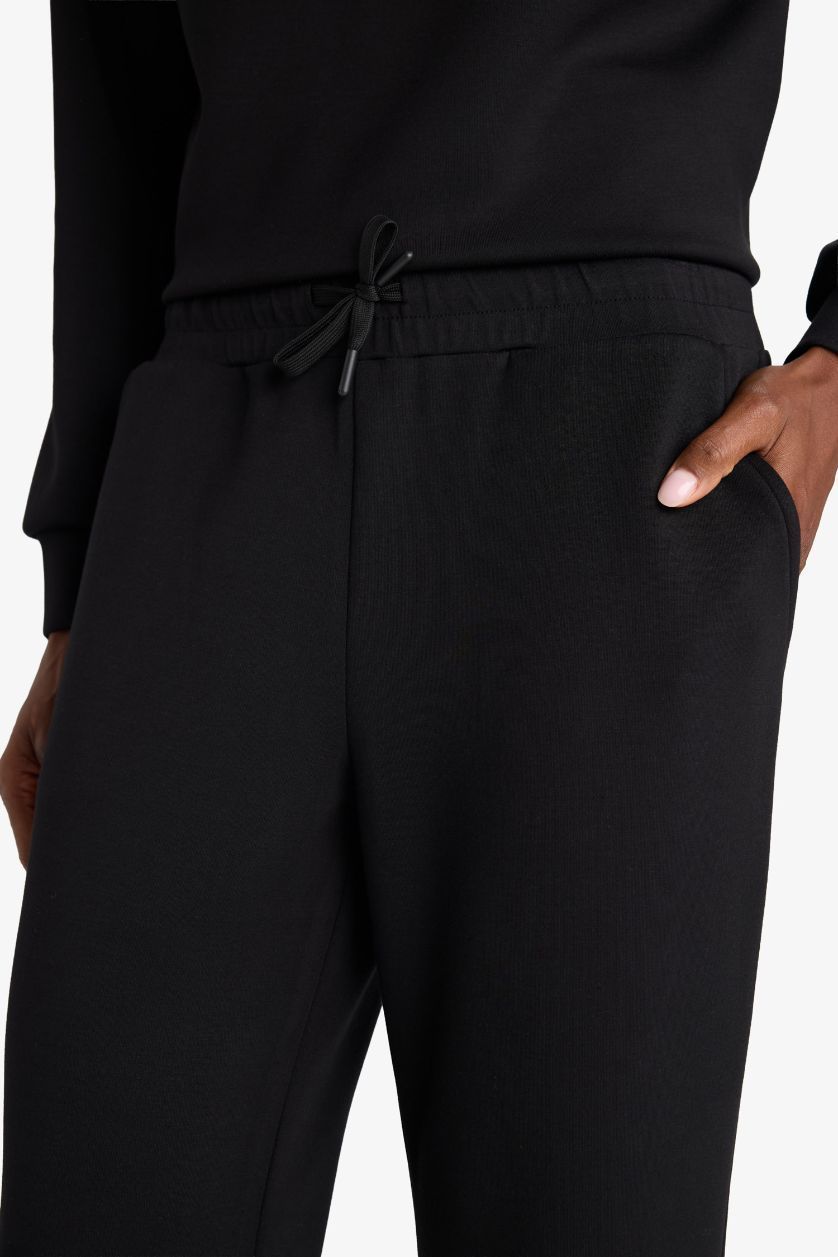 Женщины Черный Брюки Straight Fit стандартной длины из модала Soft Touch